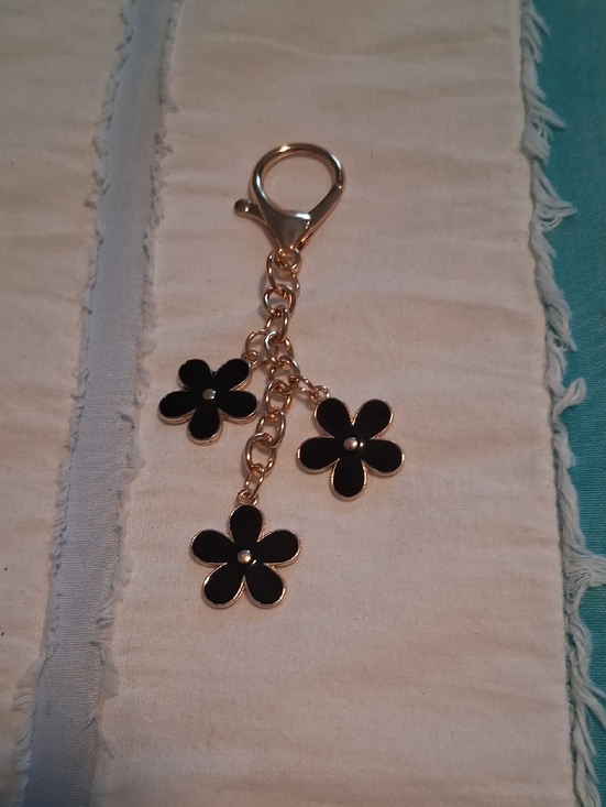 no brand Other - Gold-Tone Black Floral Charm Key Or Card Holder Accent.